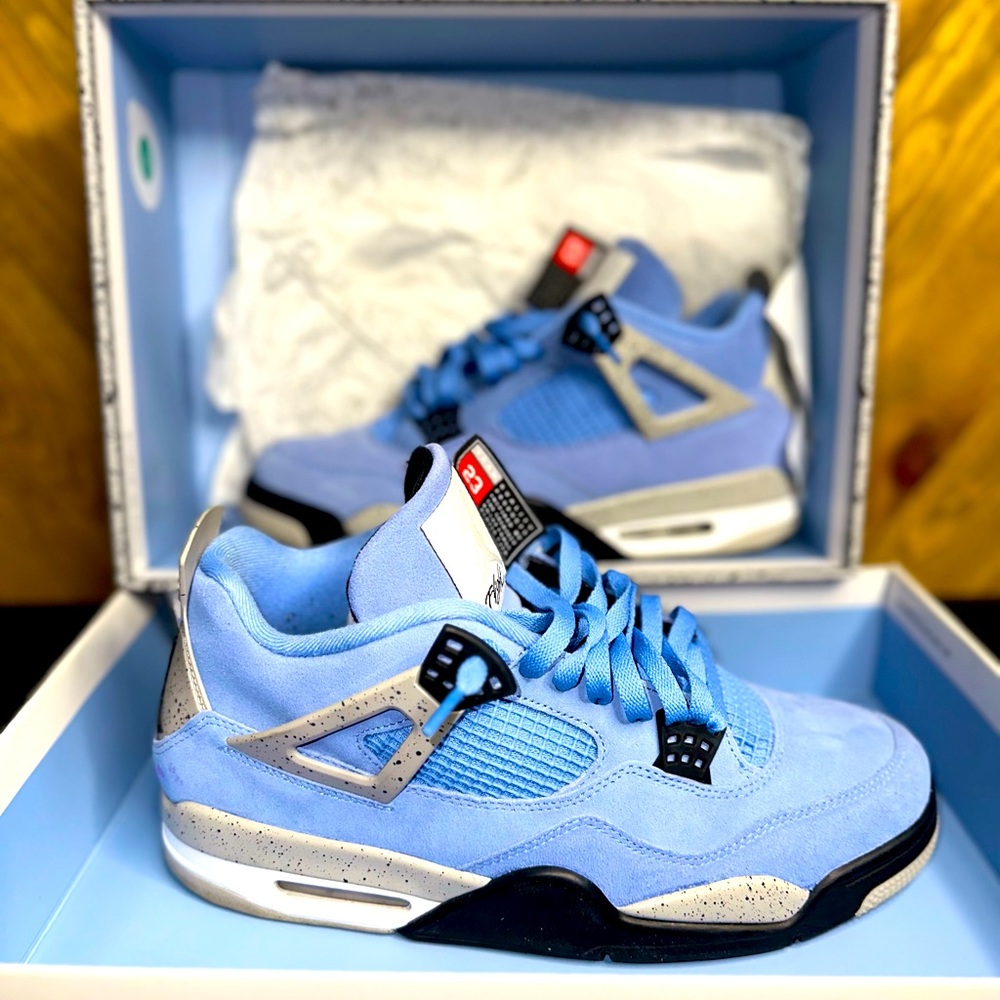 AIR JORDAN 4 RETRO UNIVERSITY BLUE/BLACK